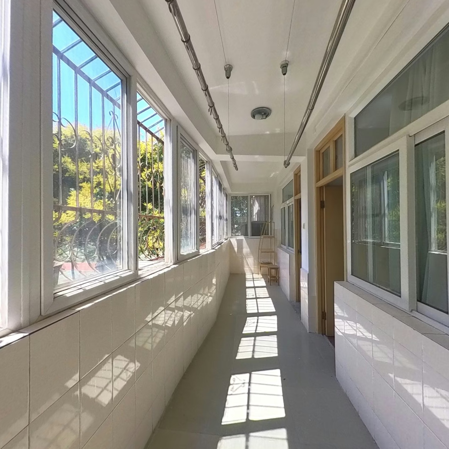 市一高家属院 4室2厅 西