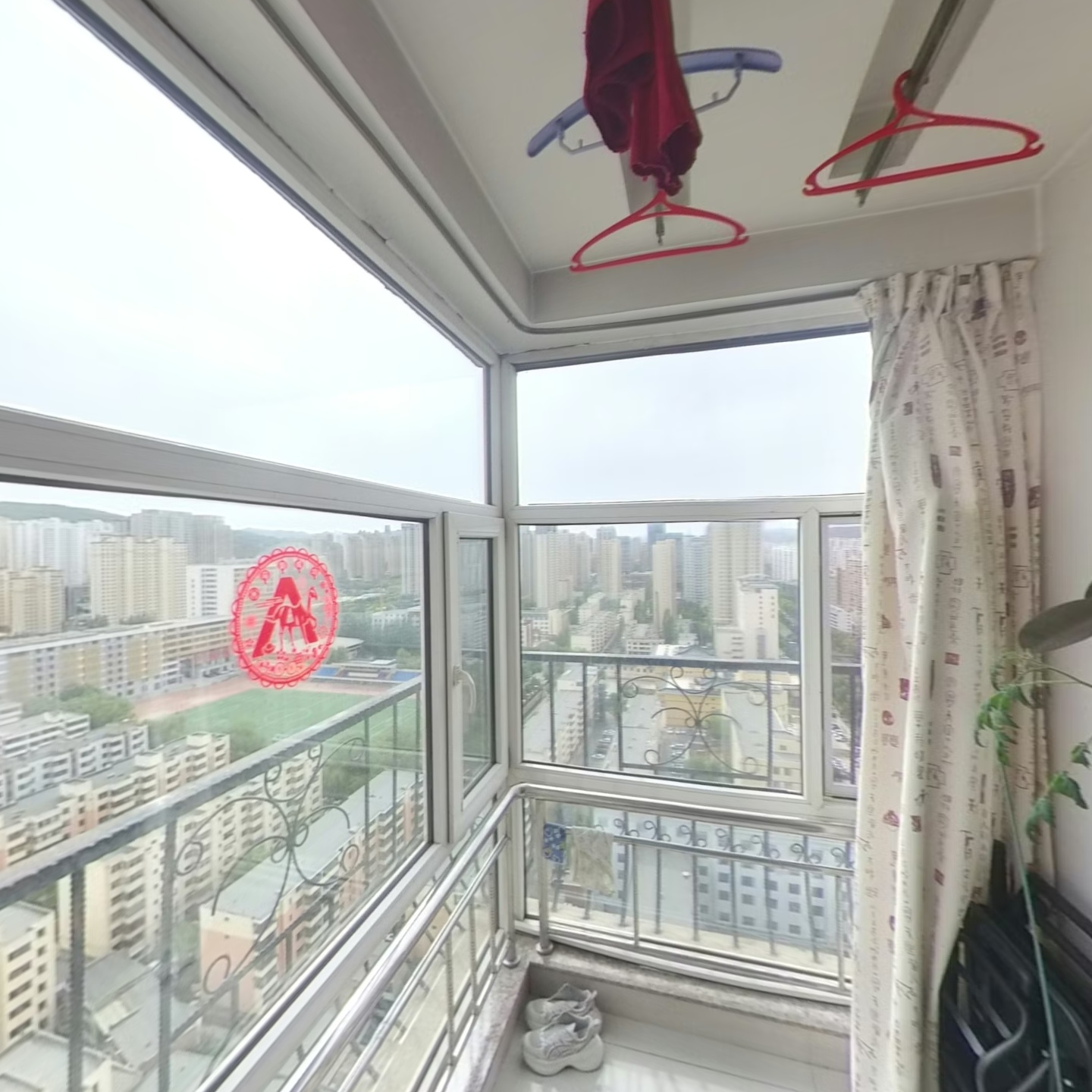 凤凰城小区 3室2厅 南 北