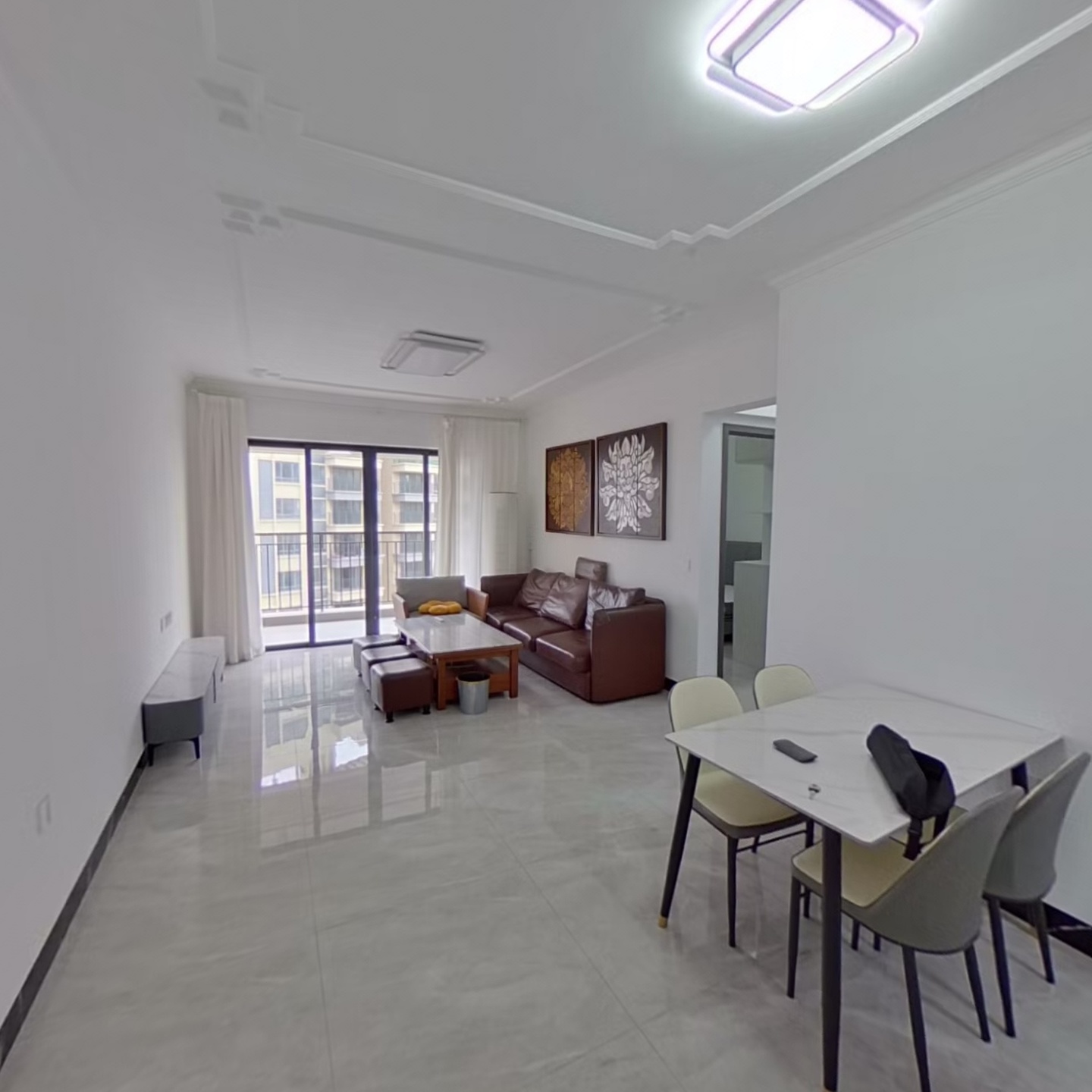 阳光新城 2室2厅 南