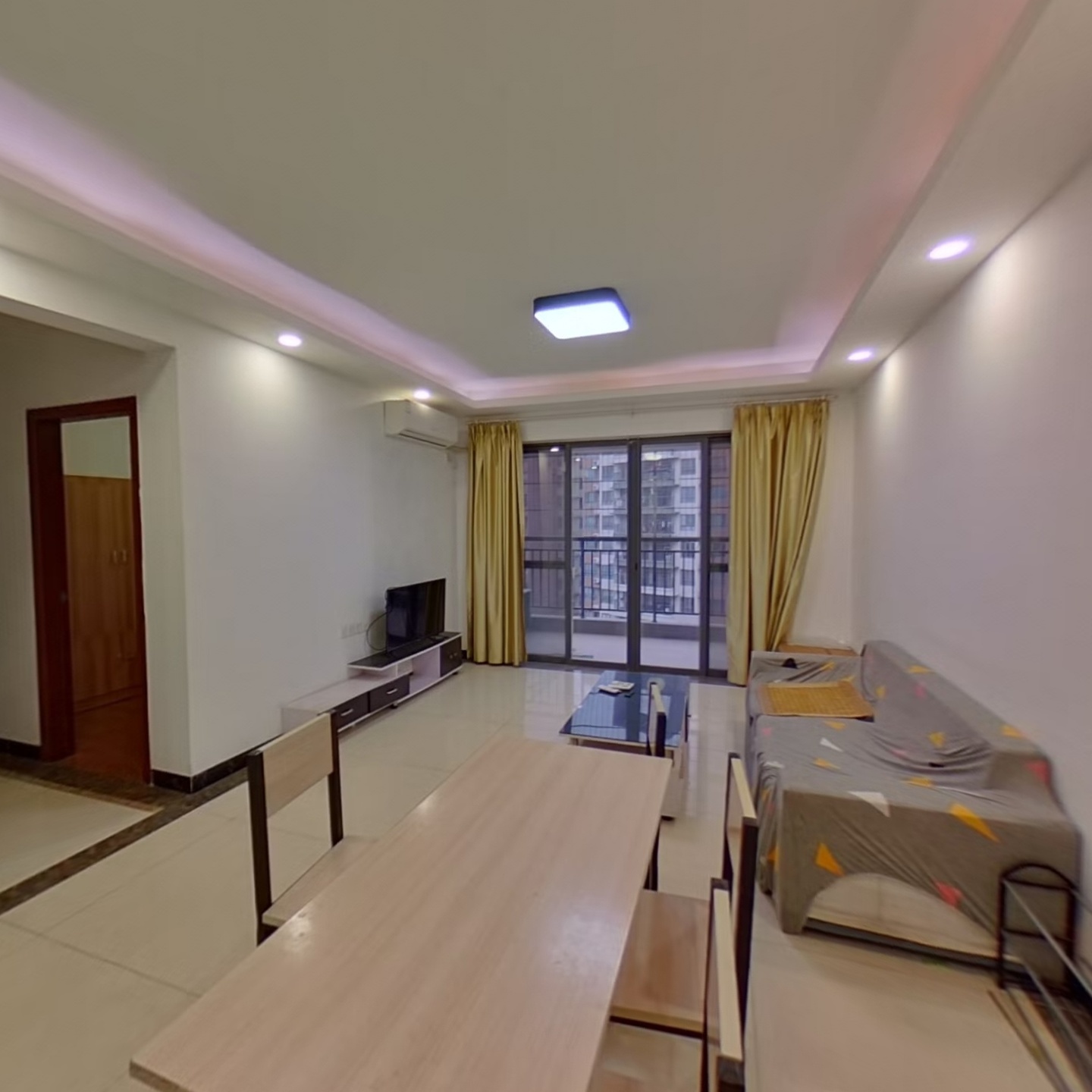 发现美院北区 4室2厅 南 北 南