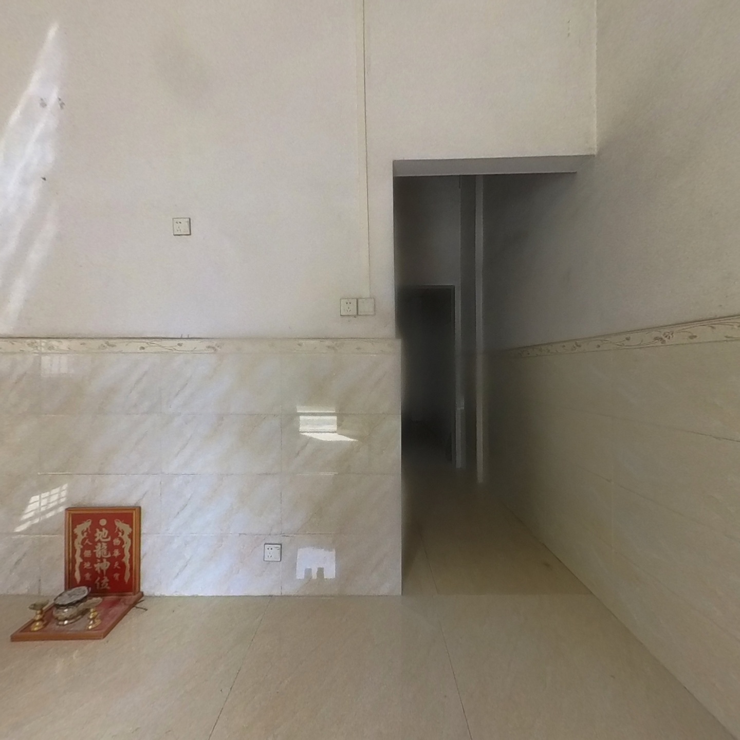 凤阁中下村路 4室2厅 西南