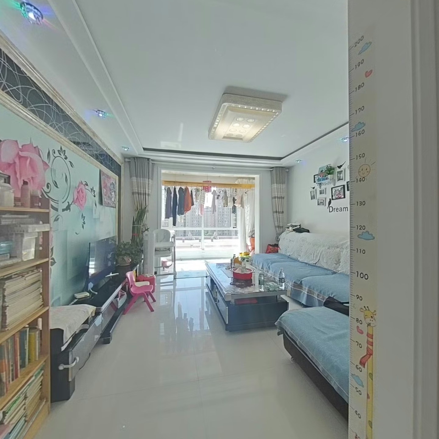 精装两居，看房方便，电梯房中间楼层，满五唯一采光好